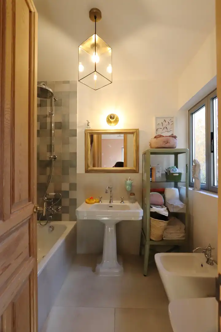 Bathroom of Flat for sale in Madrid  with Air Conditioner, Heating and Terrace