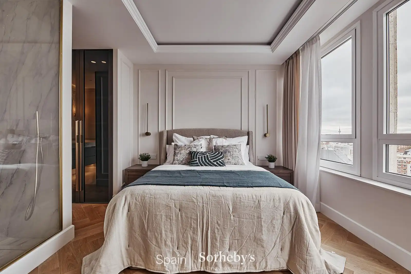 Bedroom of Apartments for sale in Madrid  with Air Conditioner, Terrace and Storage room