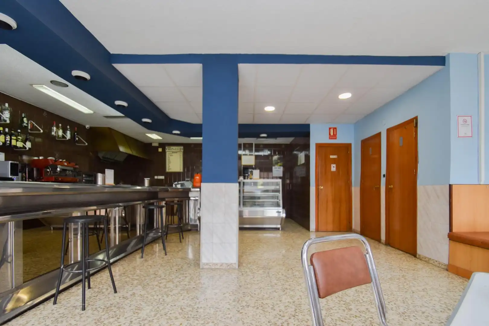 Local comercial en venda a Plaza de Poeta Garcilaso de la Vega 6, imagen 2