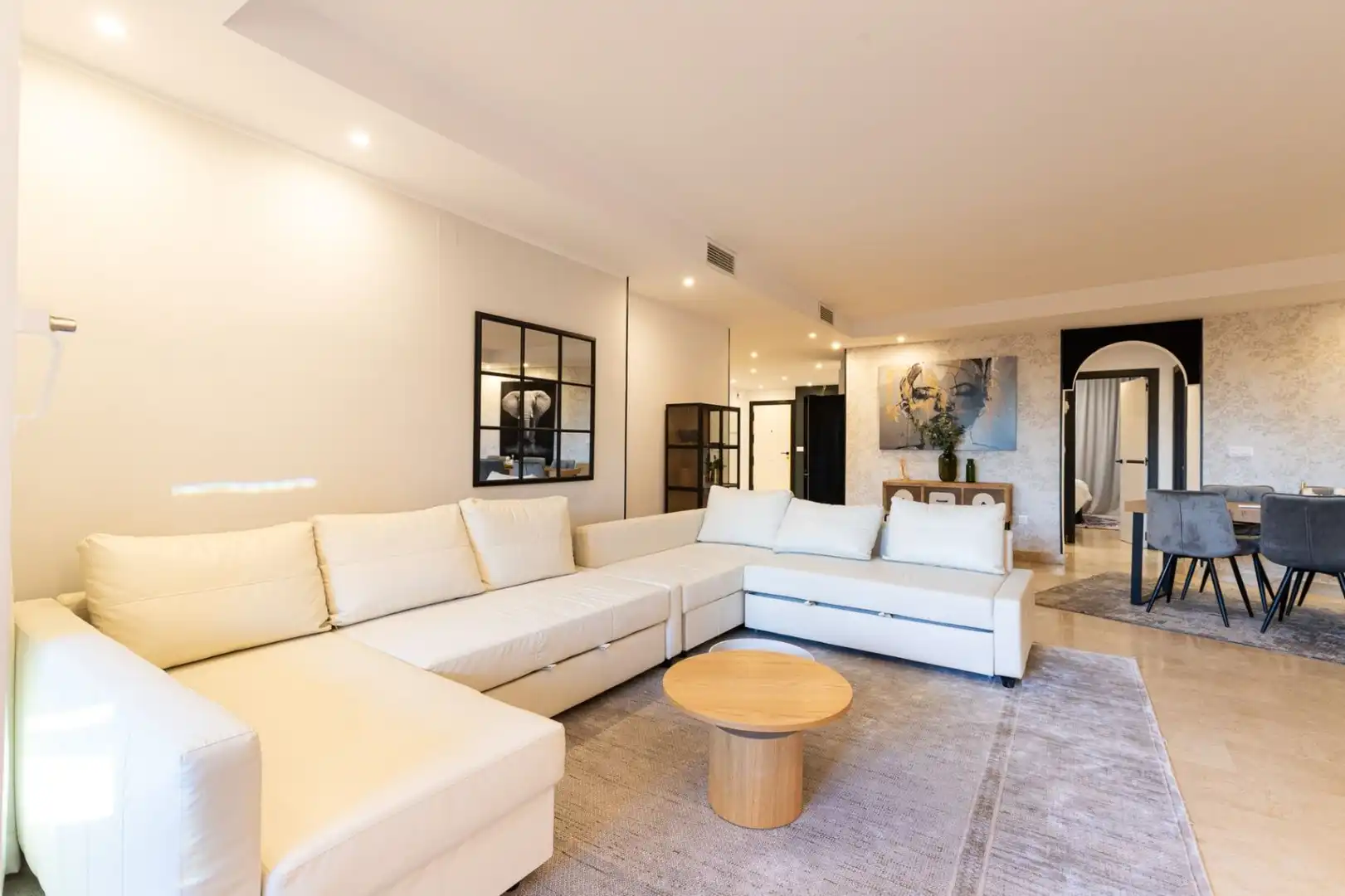Wohnzimmer von Wohnungen zur Miete in Marbella mit Klimaanlage, Heizung und Terrasse