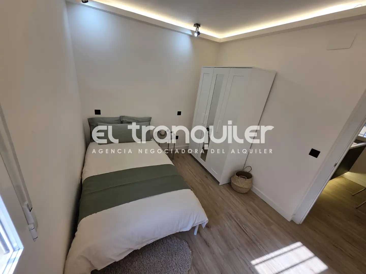Schlafzimmer von Wohnung zur Miete in Madrid mit Klimaanlage, Möbliert und Waschmaschine