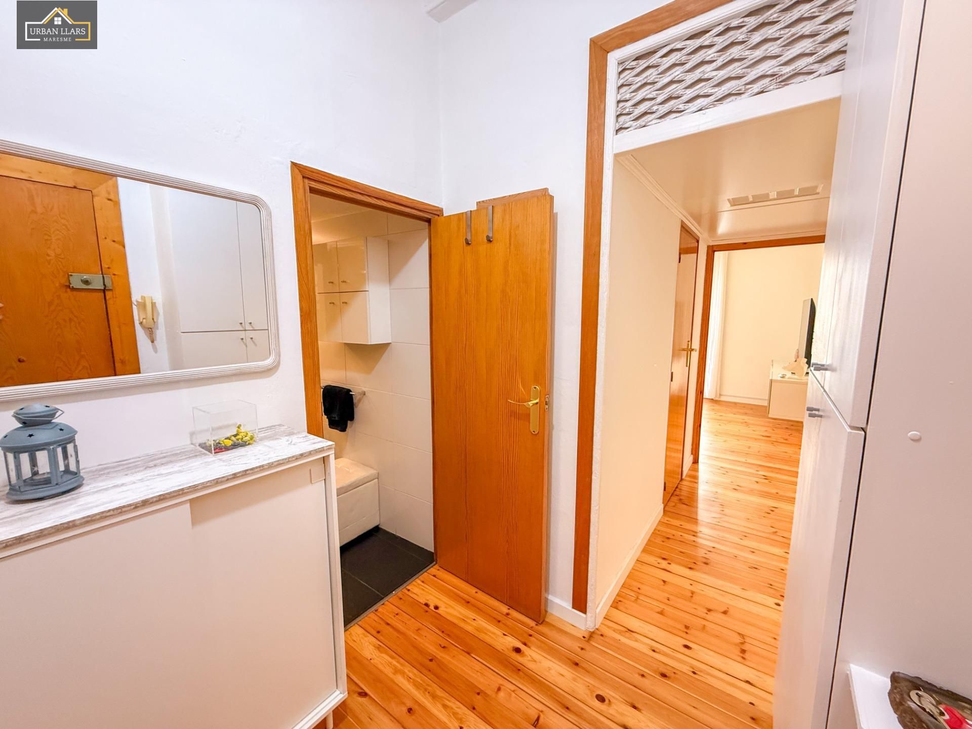Piso en venta en  Barcelona Capital con Parquet y Balcón
