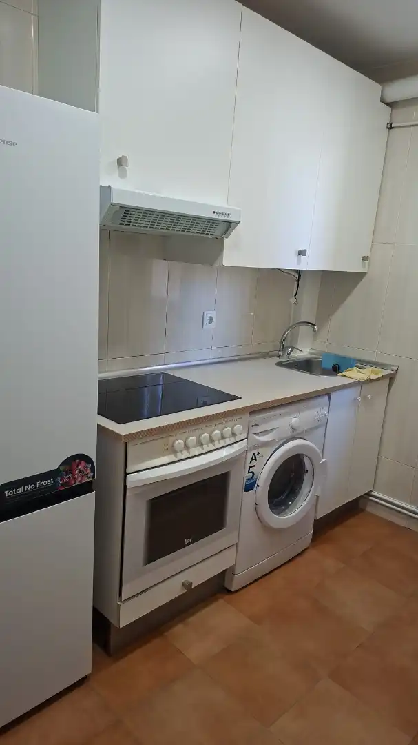 Küche von Wohnung zur Miete in Zaragoza mit Heizung, Möbliert und Ofen