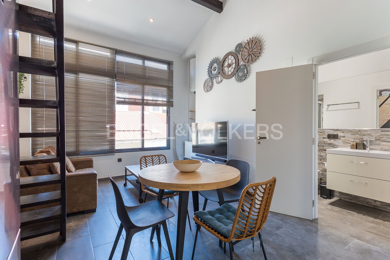 Exterior view of Apartment for sale in  Valencia Capital  with Air Conditioner, Heating and Balcony