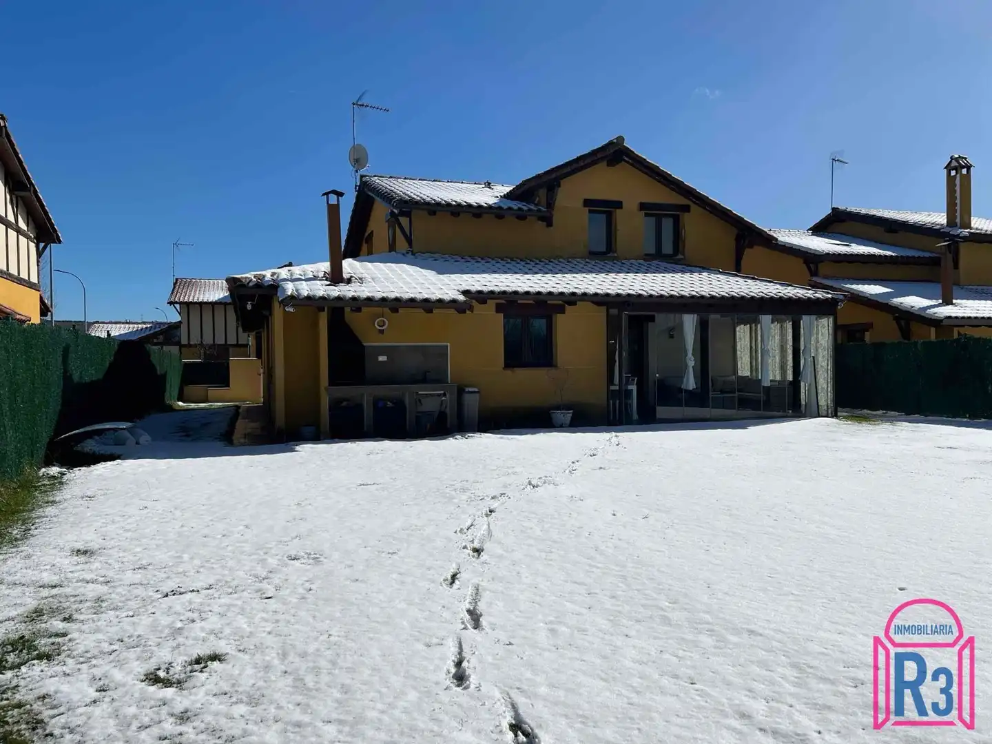 Vista exterior de Casa o chalet en venta en Villaquilambre con Calefacción