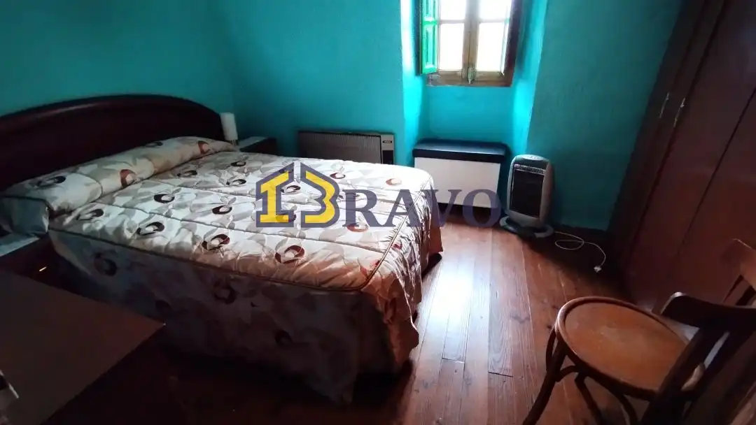 Dormitori de Casa o xalet en venda en Valle de Losa amb Jardí privat i Terrassa