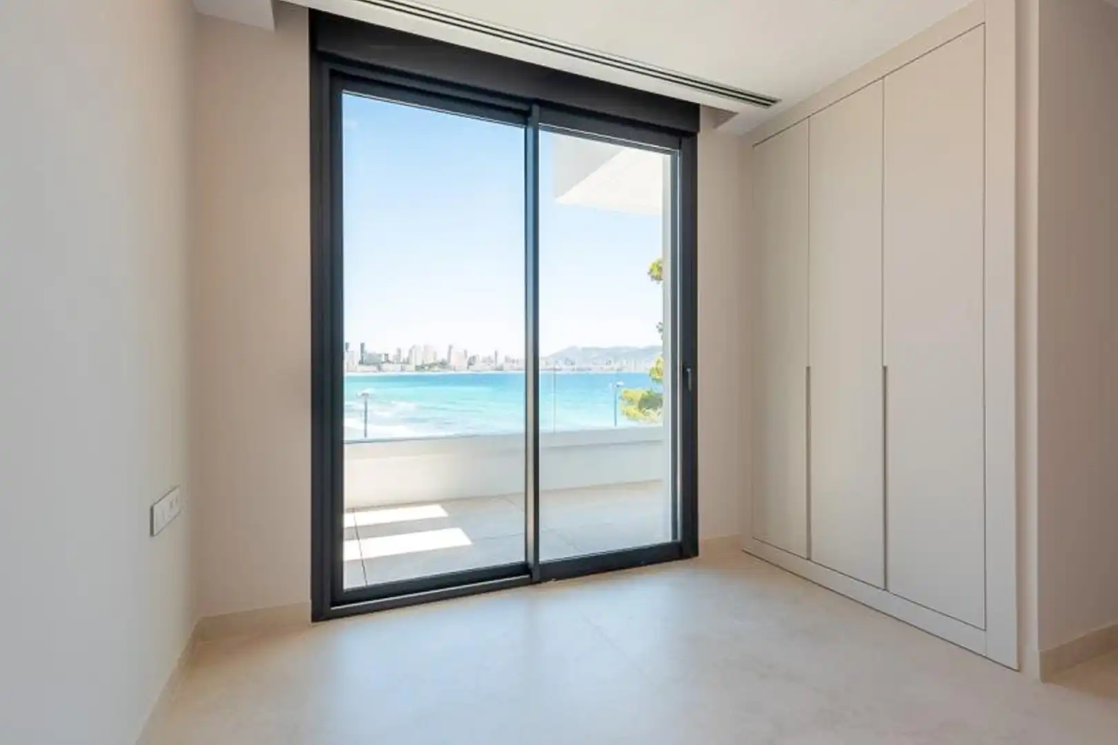 Dormitori de Apartament en venda en Benidorm amb Aire condicionat, Calefacció i Terrassa