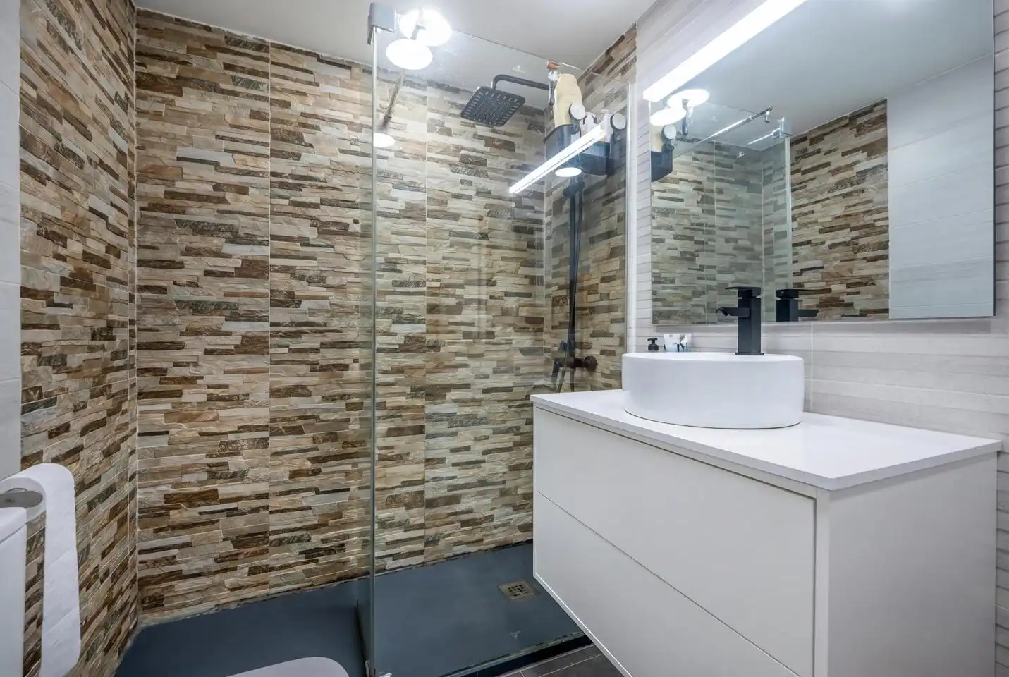 Baño de Piso en venta en Ávila con Calefacción y Trastero