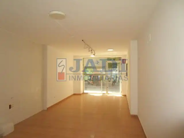 Local comercial de lloguer a Valdepeñas, imagen 2