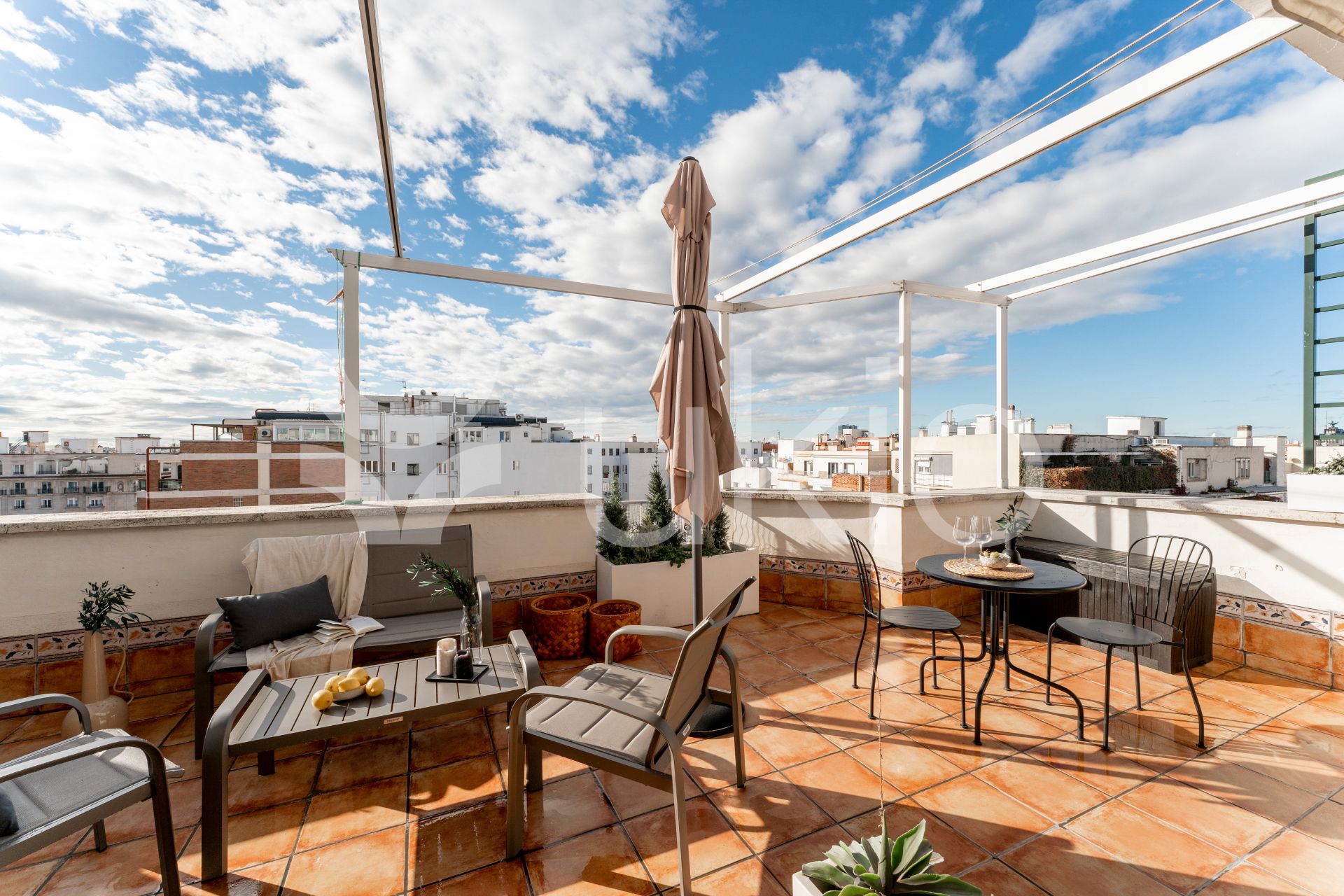 Terrace of Flat to rent in  Madrid Capital  with Air Conditioner, Heating and Terrace