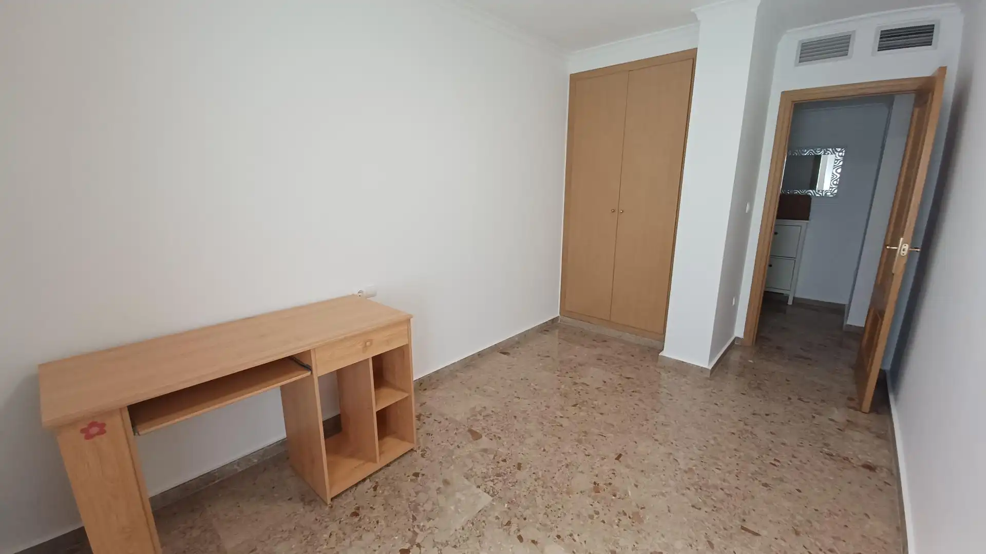 Habitación de Piso de alquiler en Albal con Aire acondicionado, Amueblado y Balcón