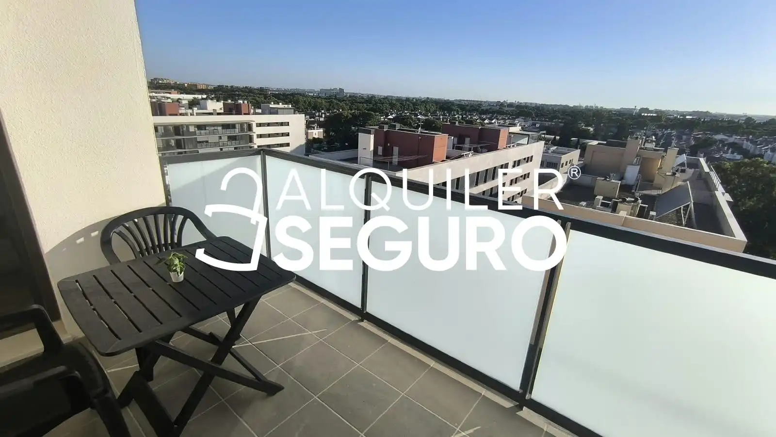 Terraza de Piso de alquiler en Sevilla con Aire acondicionado, Trastero y Piscina