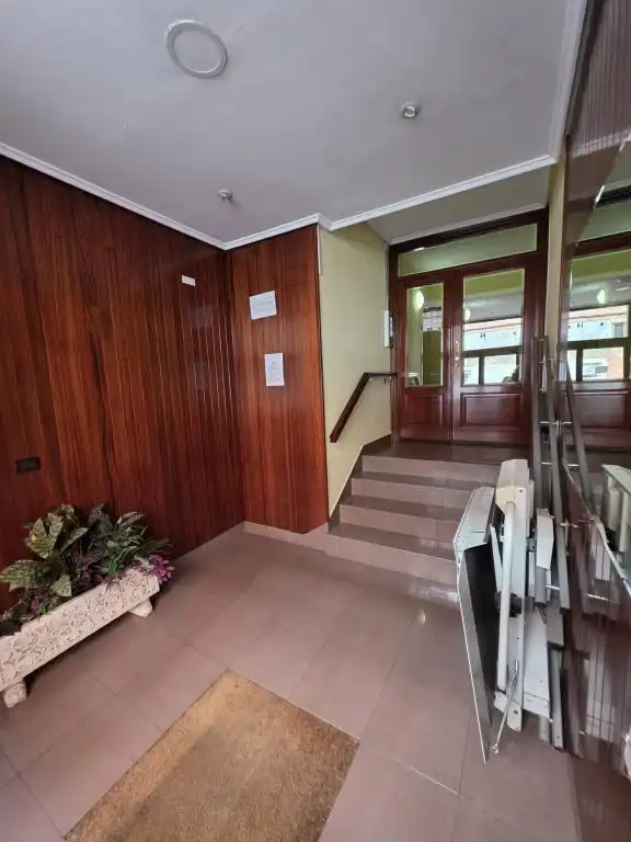 Piso con ascensor en venta en Eguiluz Antonio Médico Kalea 14, imagen 2