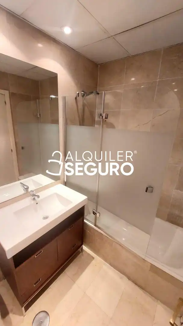 Baño de Piso de alquiler en Barrio de Salamanca