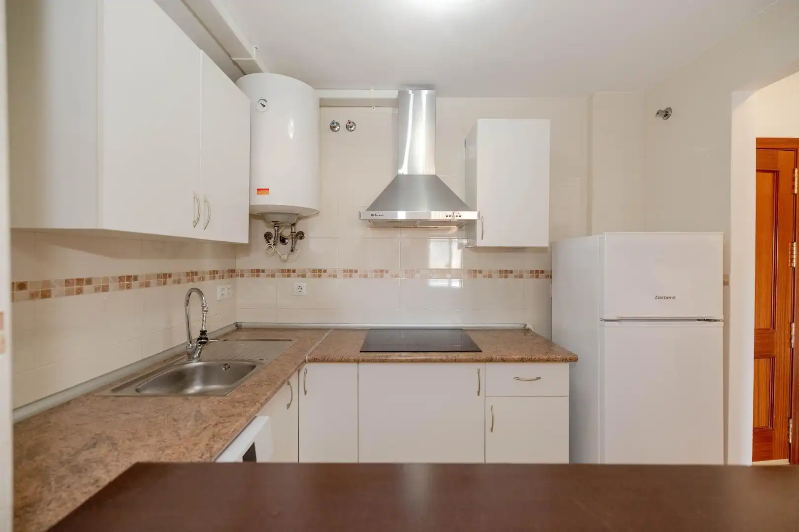 Küche von Wohnung zum Verkauf in Almogía mit Klimaanlage, Terrasse und Abstellraum