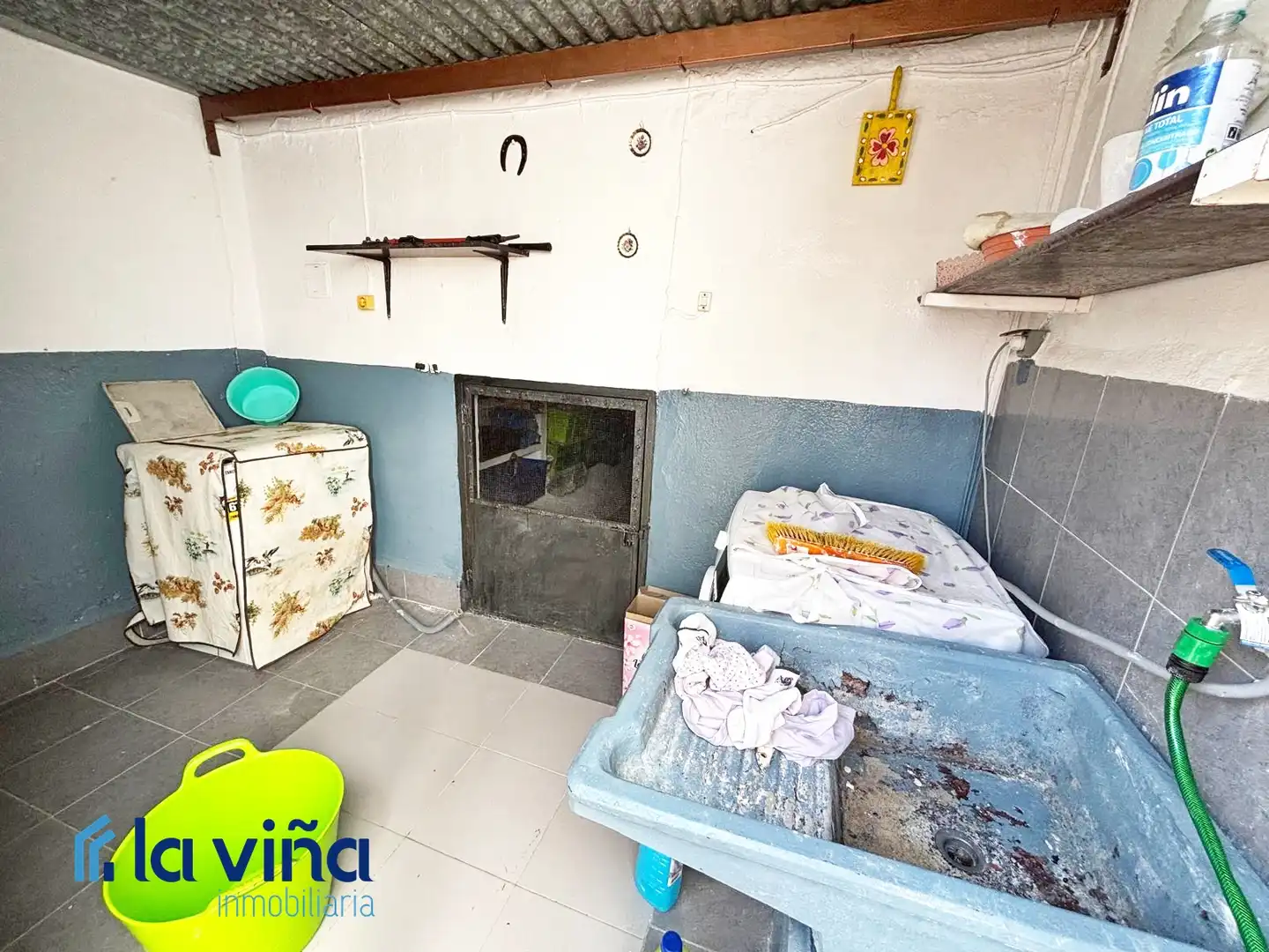 Cuina de Casa o xalet en venda en Cuevas Bajas amb Terrassa, Traster i Moblat