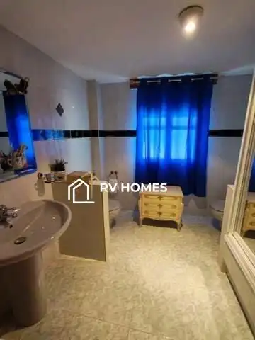Badezimmer von Haus oder Chalet zum Verkauf in Torrequemada mit Klimaanlage, Terrasse und Abstellraum