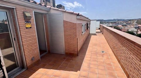 Ático Dúplex de 4 hab. con Parking y trastero y zona comunitaria con piscina.