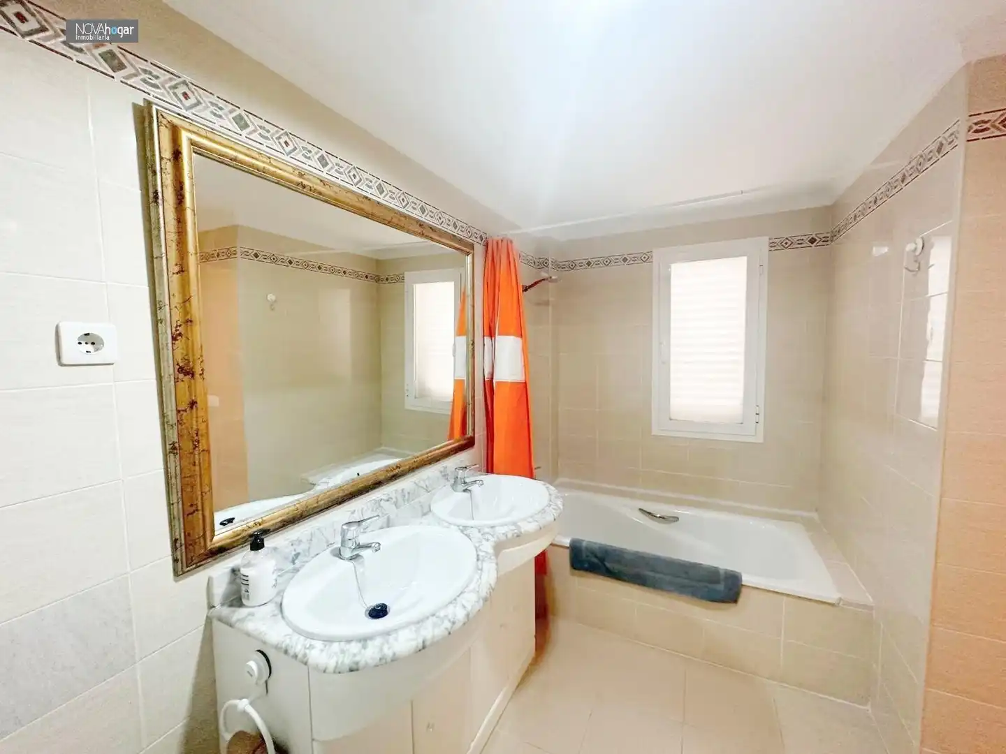 Casa adosada en venta en Campanillas