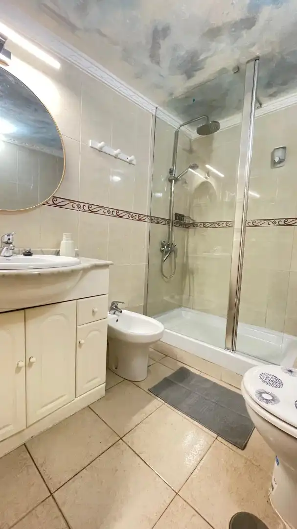 Baño de Casa adosada en venta en Ronda con Aire acondicionado, Terraza y Trastero