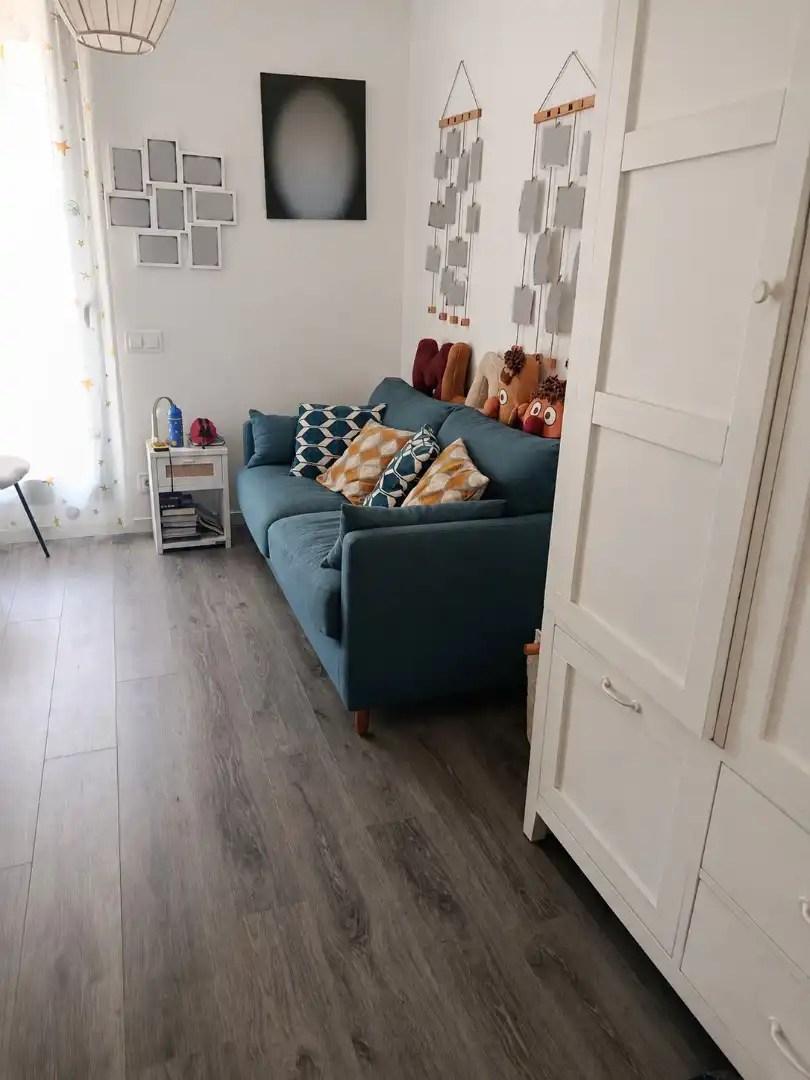 Living room of Attic for rent in Vilanova i la Geltrú  with Air Conditioner, Parquet flooring and Terrace