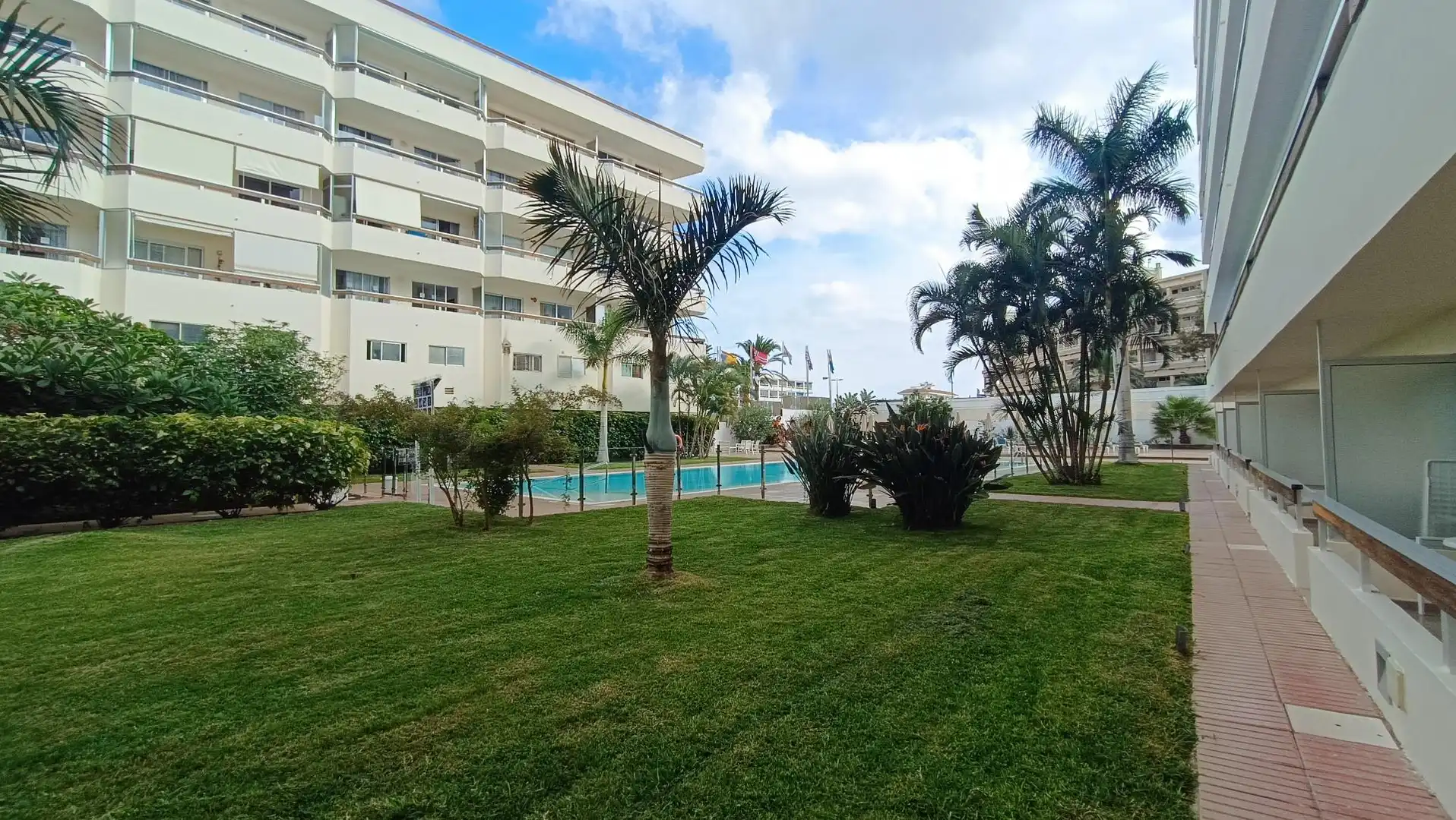 Piscina de Apartament en venda en San Bartolomé de Tirajana amb Aire condicionat, Terrassa i Moblat