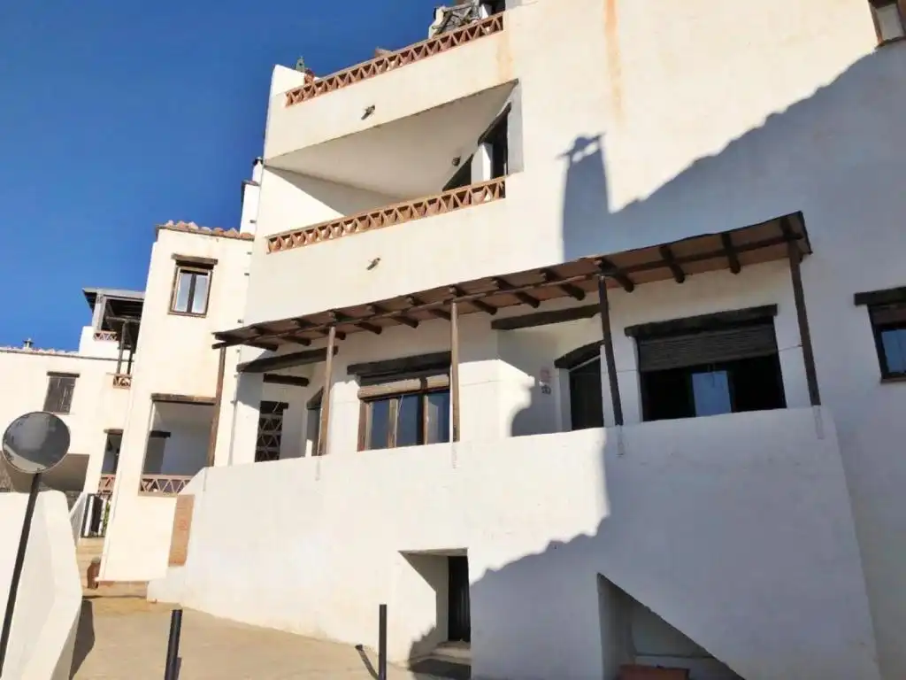 Vista exterior de Piso en venta en Ohanes