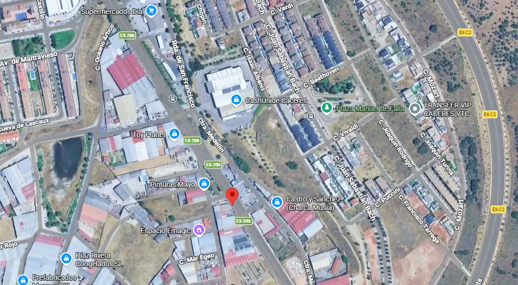 Vista exterior de Local en venta en Cáceres