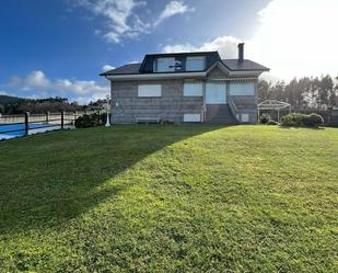 Vista exterior de Casa o xalet en venda en Valdoviño amb Terrassa, Piscina i Balcó