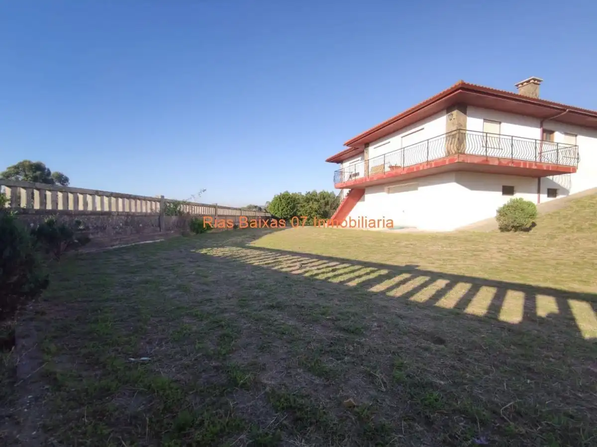Casa o chalet en venta en Vigo  con Calefacción, Jardín privado y Parquet