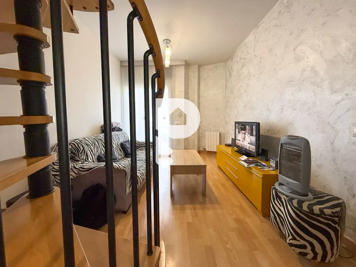 Living room of Flat for sale in Sant Vicenç Dels Horts  with Air Conditioner, Heating and Parquet flooring