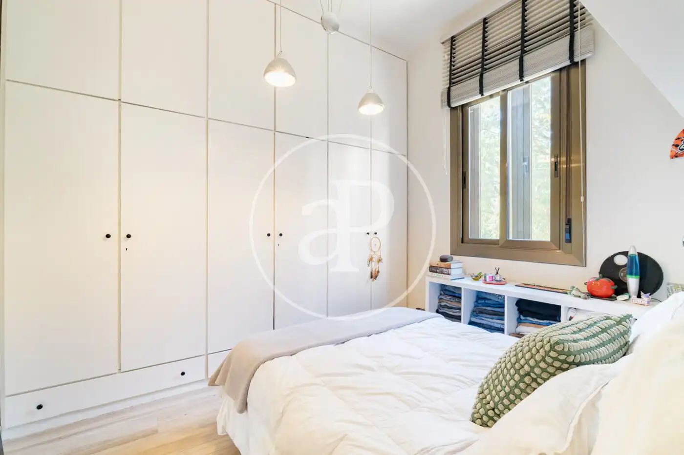 Schlafzimmer von Wohnung zum Verkauf in Barcelona mit Klimaanlage, Heizung und Terrasse