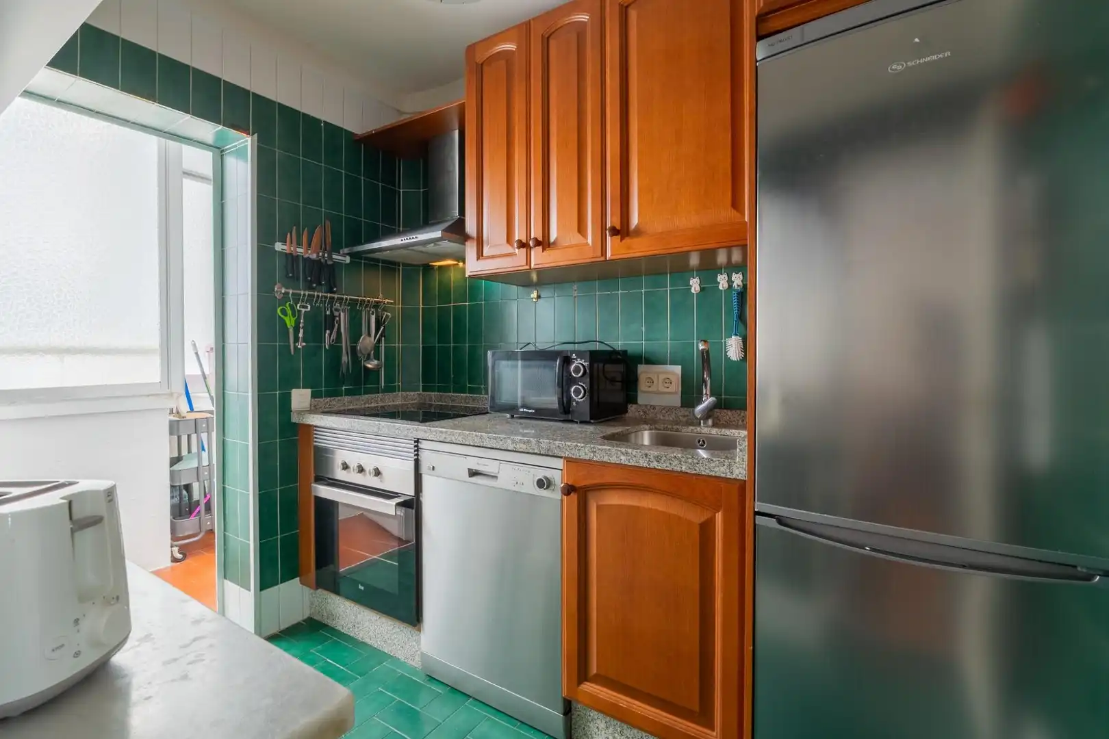 Küche von Wohnung zum Verkauf in Fuengirola mit Klimaanlage, Heizung und Gemeinschaftspool