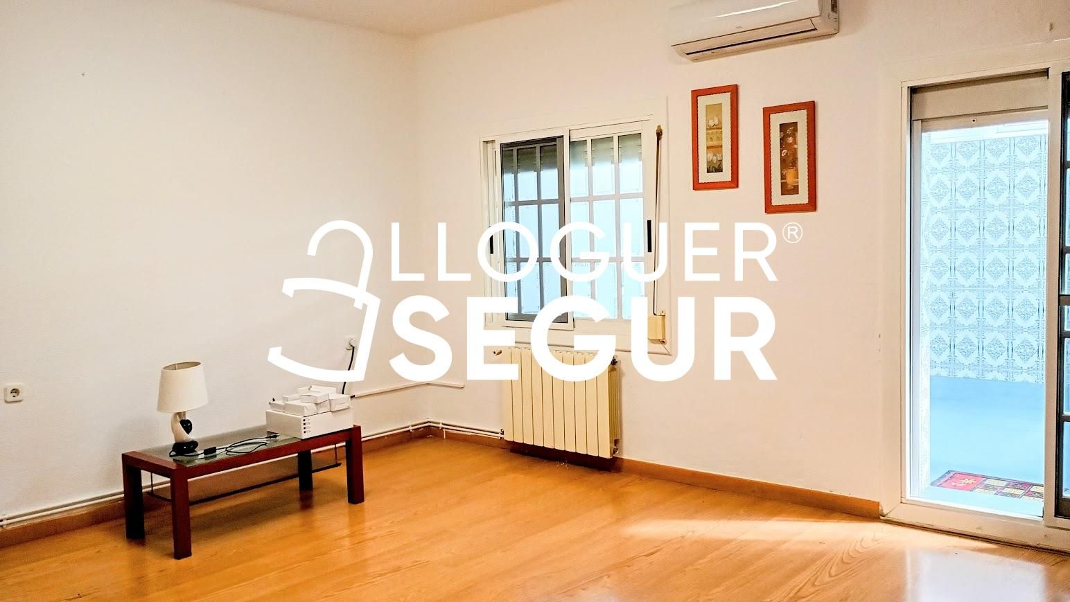 Sala de estar de Piso de alquiler en  Barcelona Capital con Aire acondicionado, Calefacción y Terraza