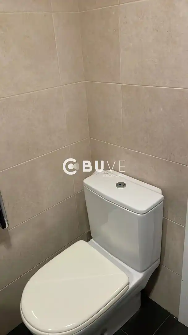 Baño de Piso de alquiler en Valladolid con Calefacción, Terraza y Amueblado