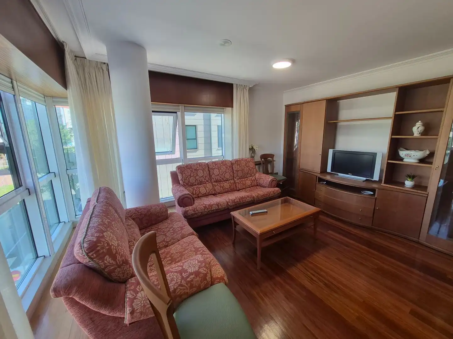 Sala de estar de Piso de alquiler en Santiago de Compostela  con Parquet y Trastero