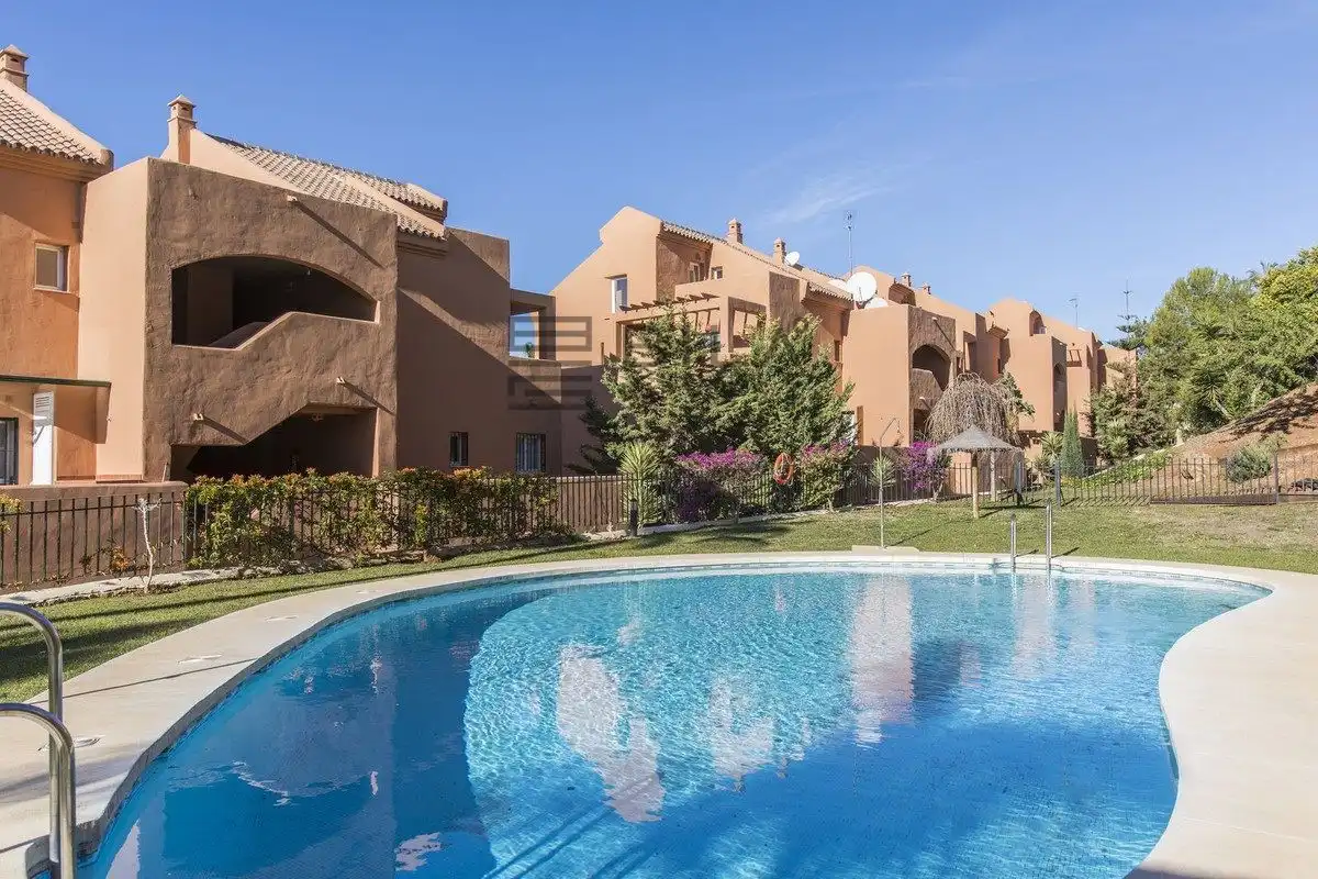 Pis amb piscina en venda a Lagos de Santa María Golf