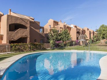 Pis amb piscina en venda a Lagos de Santa María Golf