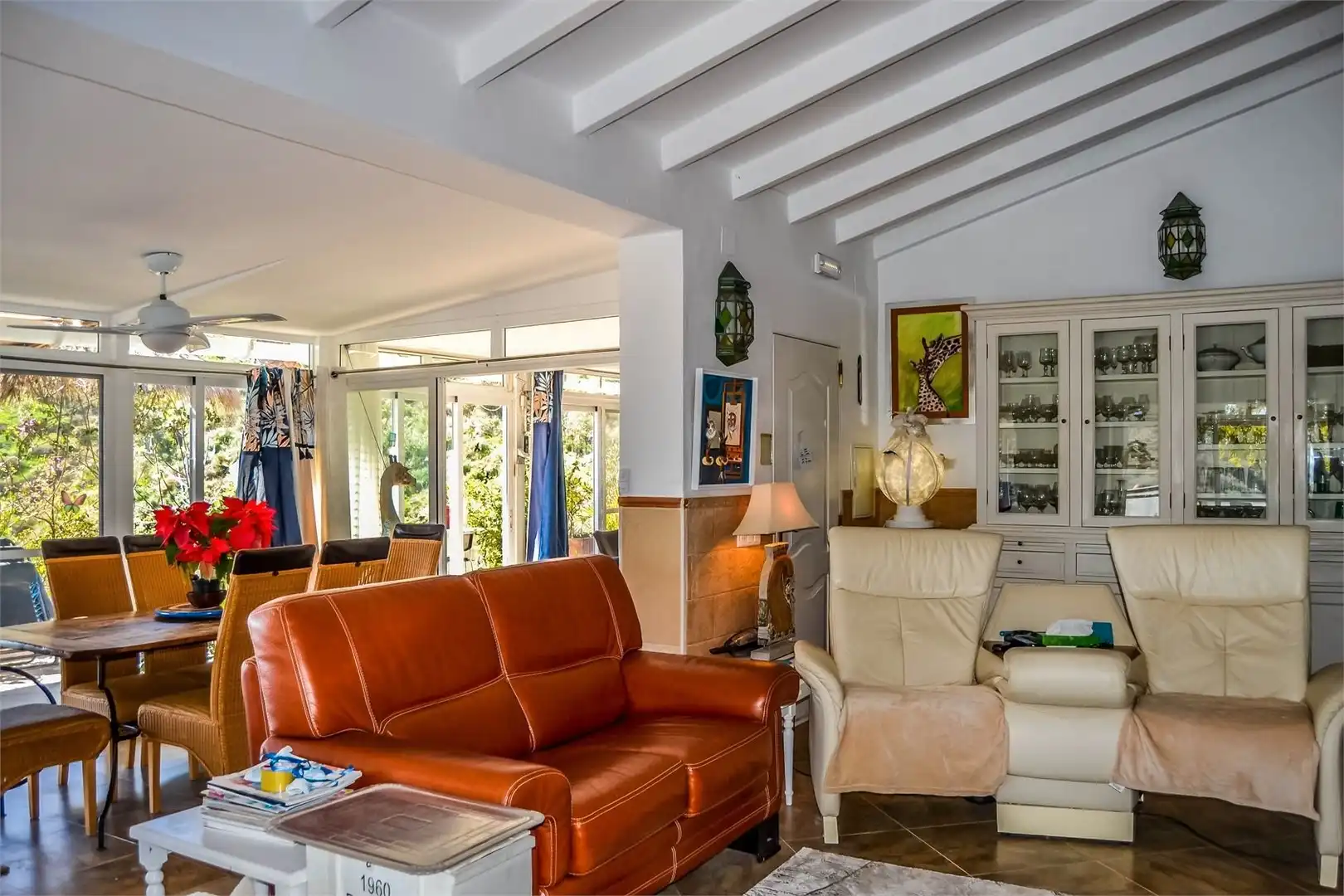 Sala d'estar de Finca rústica en venda en Arenas amb Aire condicionat, Jardí privat i Terrassa