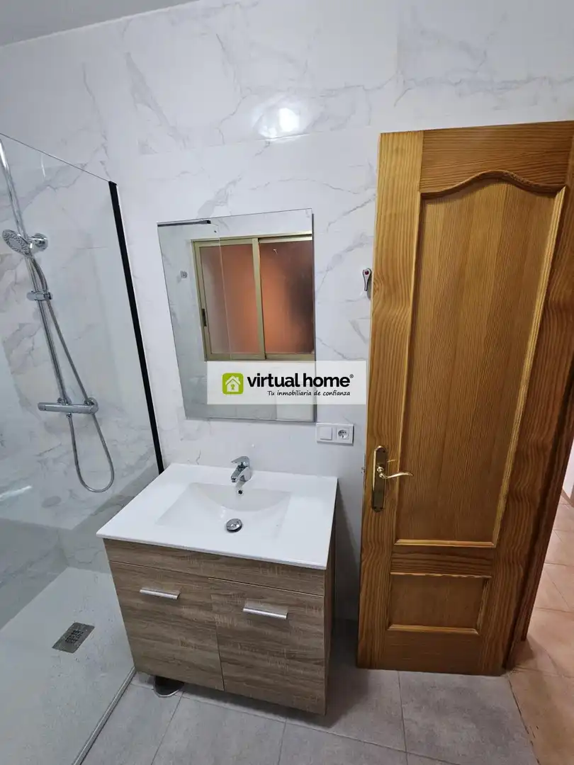 Bany de Casa o xalet de lloguer en Relleu amb Aire condicionat i Terrassa