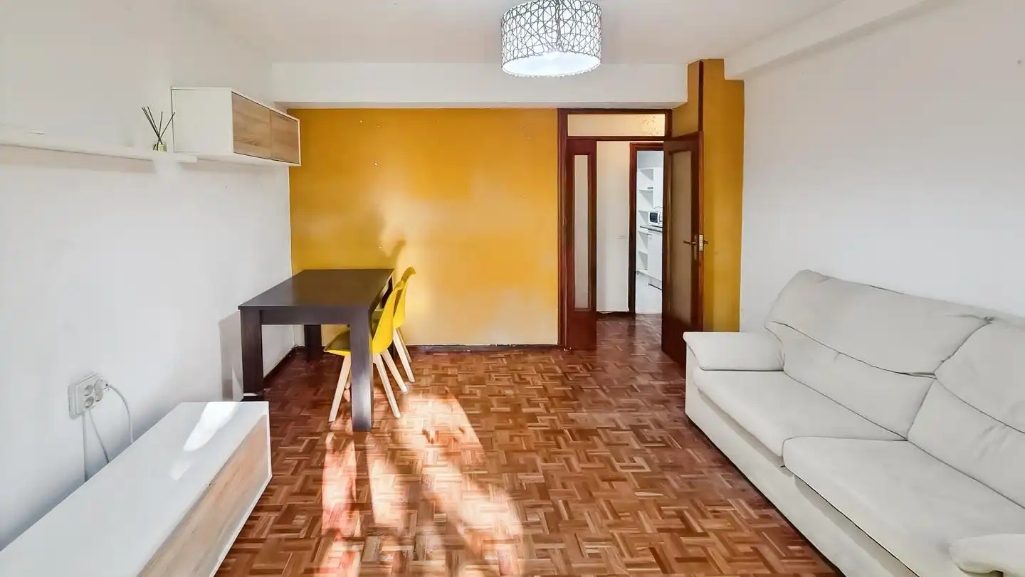 Piso en venta en Calle Aldeanueva de la Vera, Las Águilas