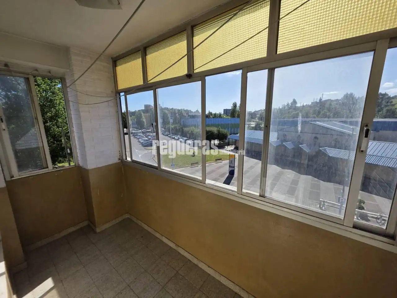 Piso en venta en Avilés con Calefacción, Terraza y Trastero