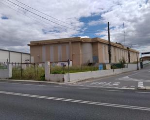 Vista exterior de Edifici en venda en L'Eliana