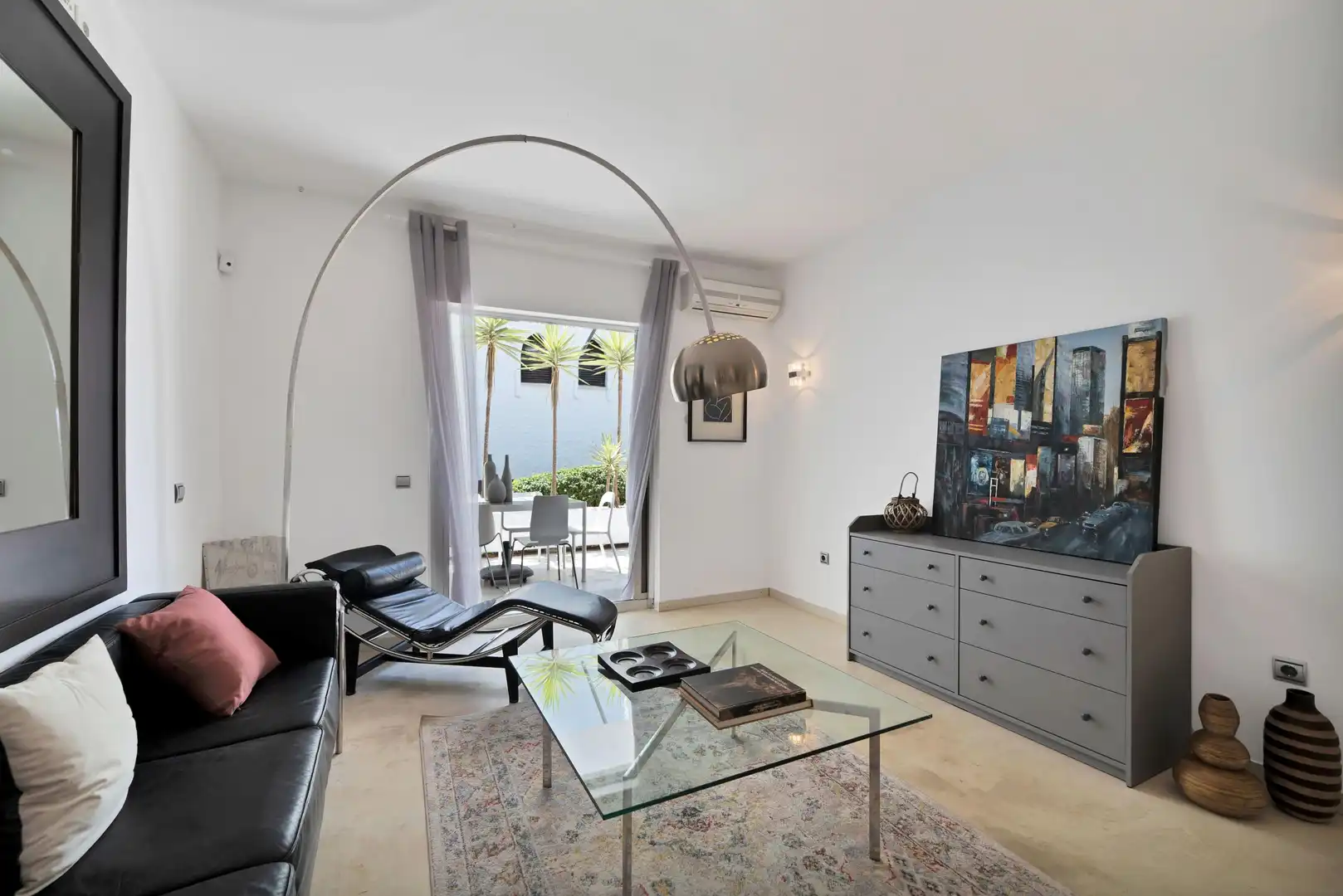 Sala d'estar de Dúplex de lloguer en Marbella amb Calefacció, Jardí privat i Moblat