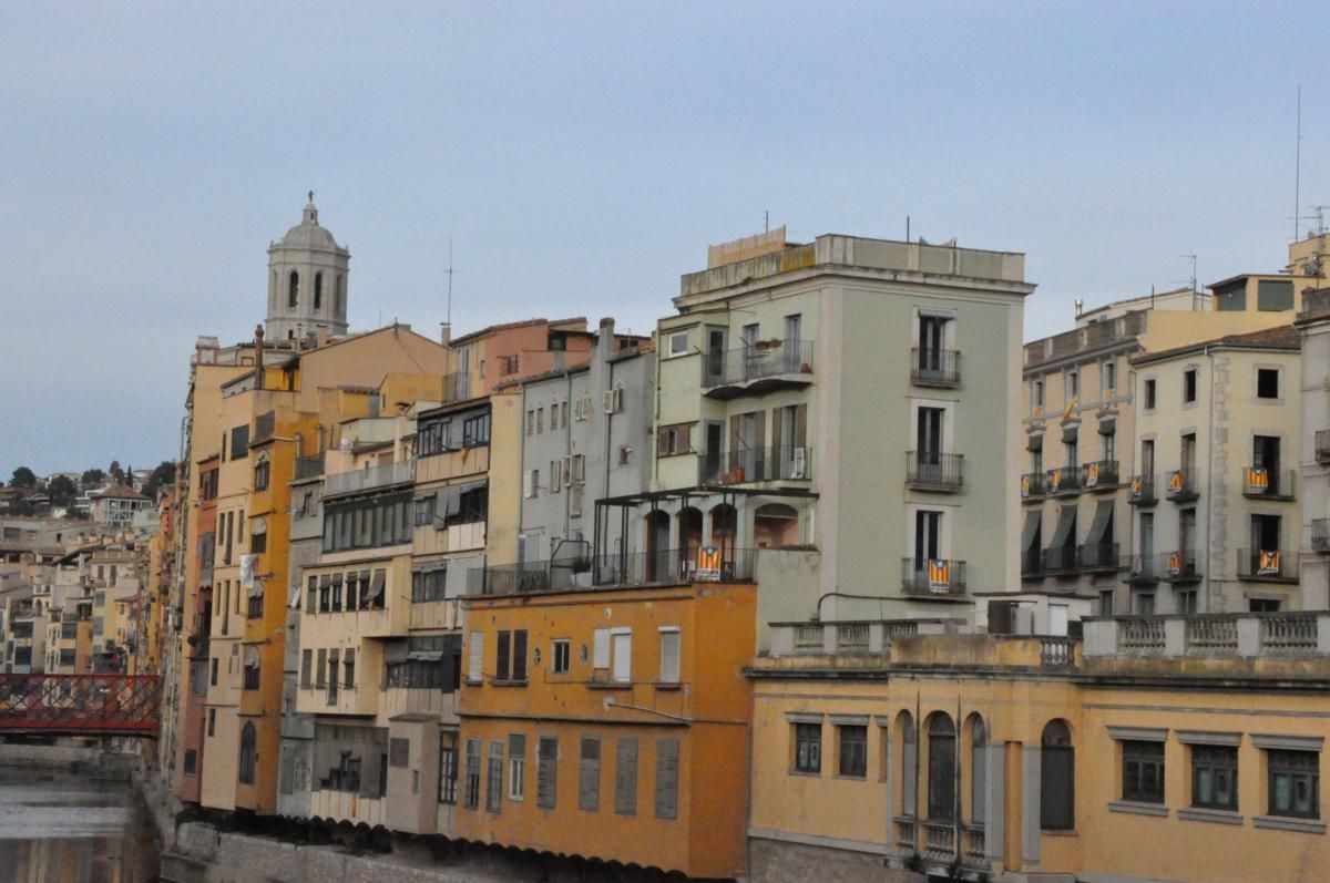 Vista exterior de Pis en venda en Girona Capital amb Calefacció