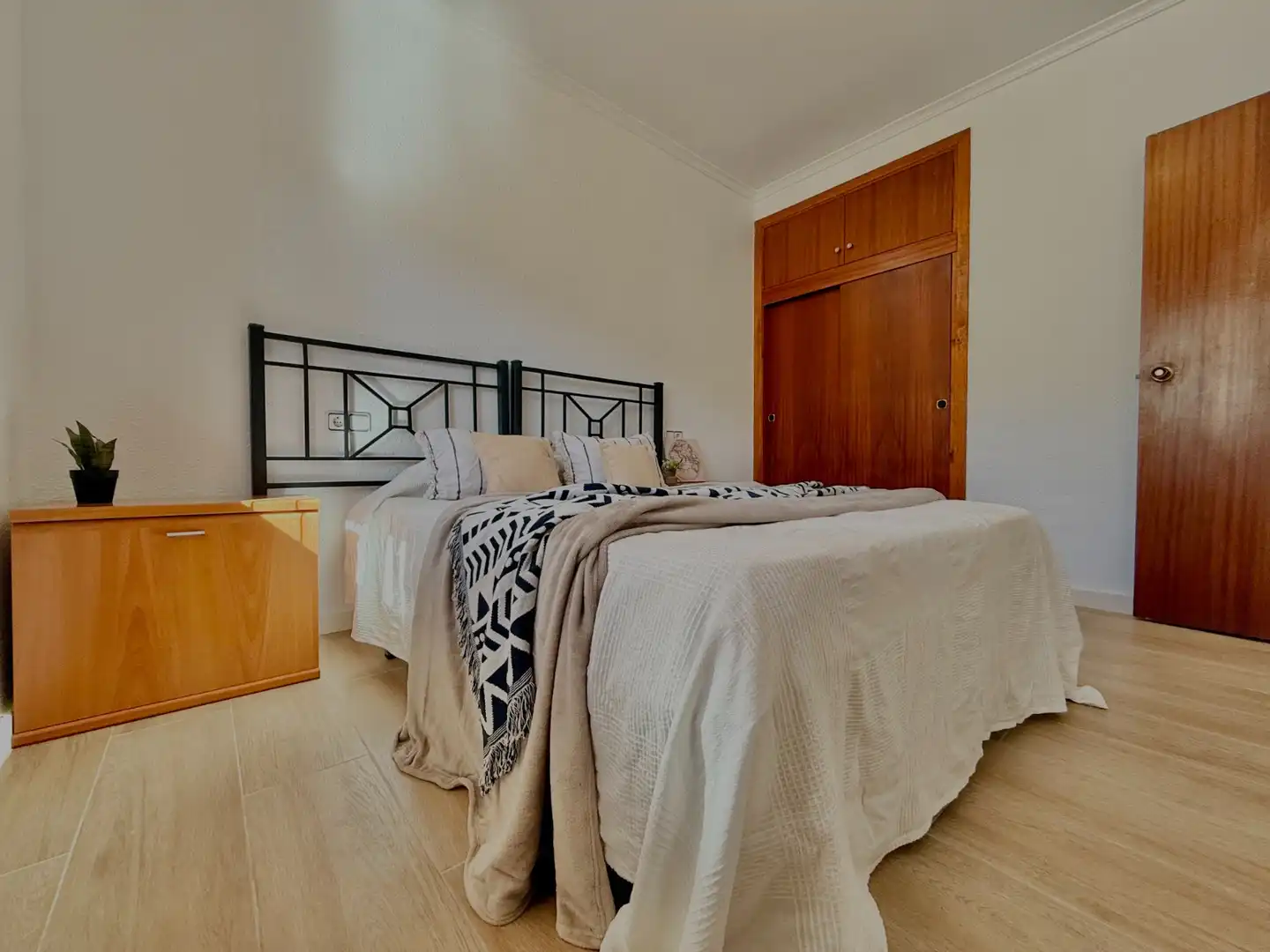 Dormitori de Casa o xalet en venda en San Pedro del Pinatar amb Jardí privat, Terrassa i Traster