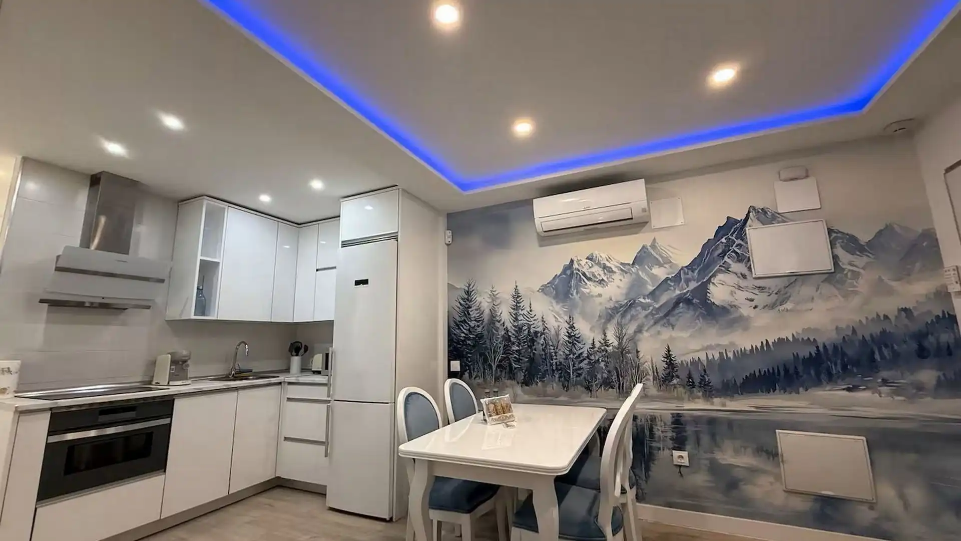 Cocina de Apartamento de alquiler en  Madrid Capital con Aire acondicionado, Calefacción y Jardín privado