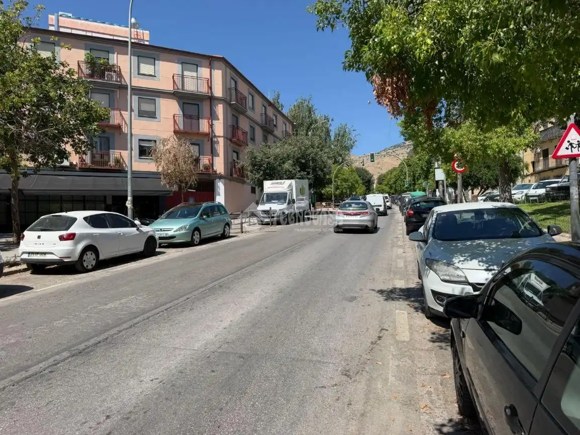 Vista exterior de Pis en venda en Jaén amb Aire condicionat, Moblat i Balcó