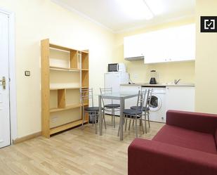 Living room of Flat to rent in  Madrid Capital  with Air Conditioner and Balcony