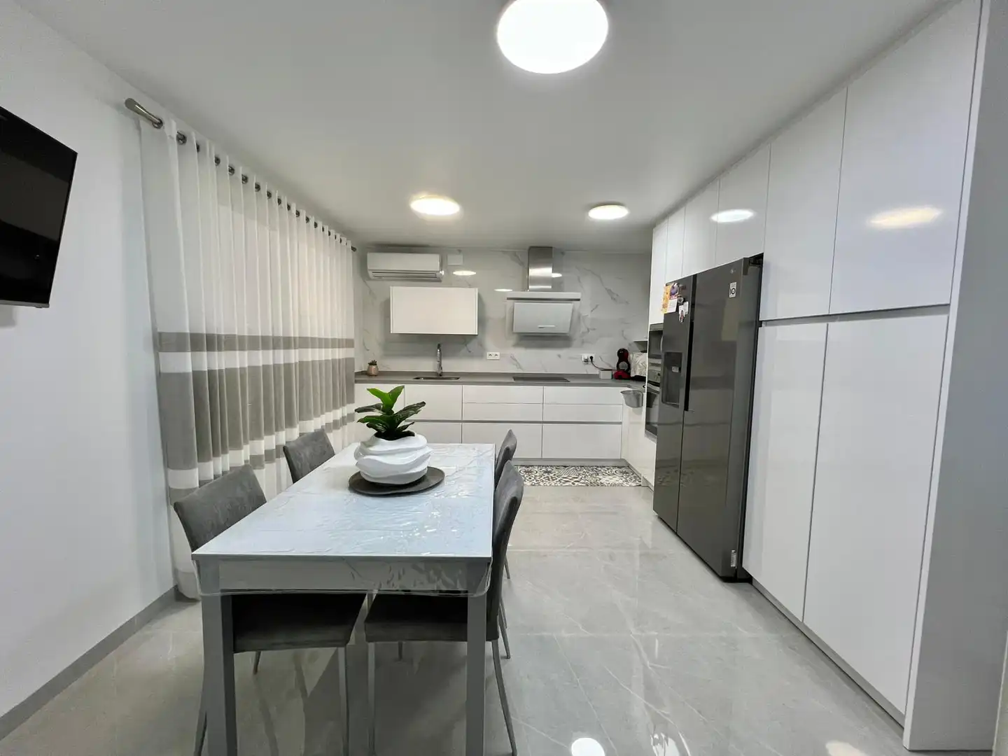 Cocina de Casa adosada en venta en Cartagena con Aire acondicionado, Calefacción y Jardín privado